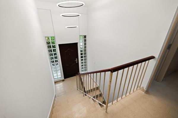 Dúplex de 3 niveles en venta en altos de miraflores, betania, panamá