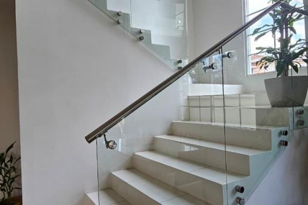 Venta casa unifamiliar de esquina remodelada costa sur