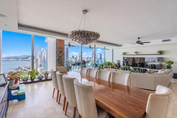 Exclusive 3-bedroom apartment with spacious layout