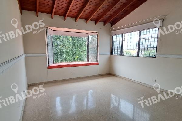 Venta de casa adosada en dos mares muy espaciosa