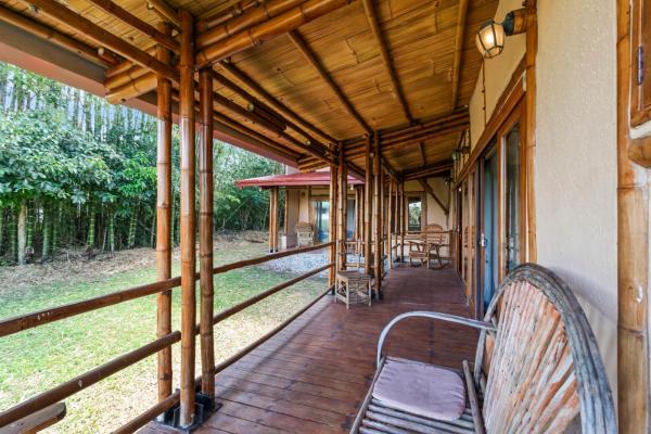 Eco-friendly 2 bed 2 bath bamboo home in boquete