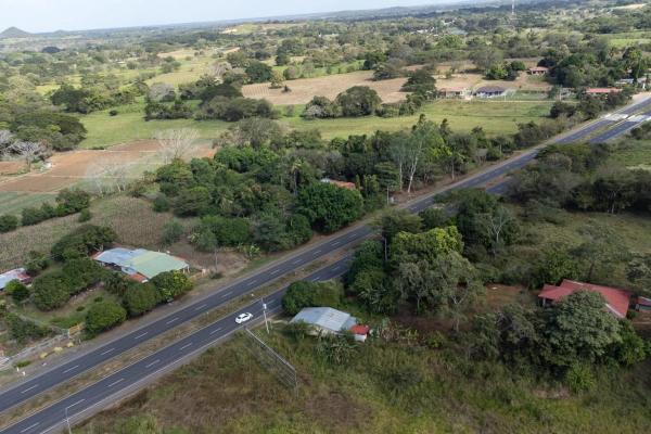 Espaciosa propiedad comercial