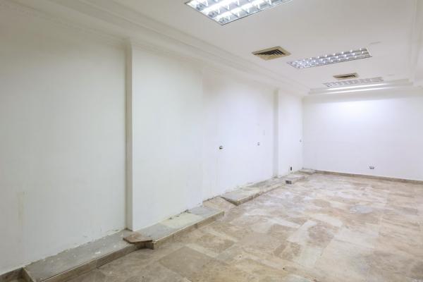 Commercial premises for sale in tumba muerto