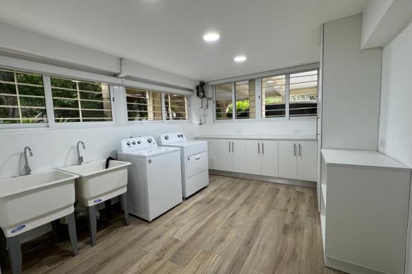 Venta o alquiler de espectacular casa en altos del golf con piscina