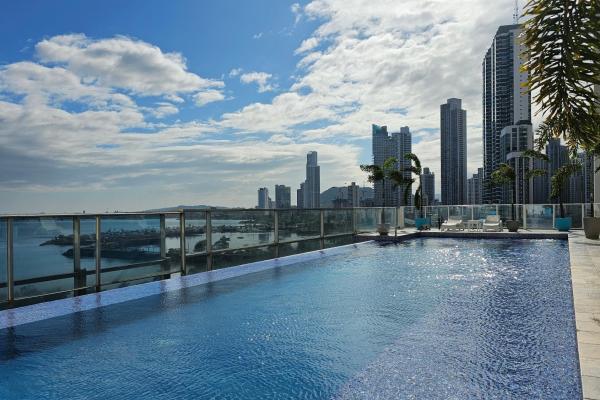 Apt amoblado en piso alto - av balboa - 109 m2