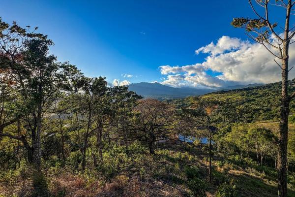 Mountain view lot for sale in jaramillo, boquete