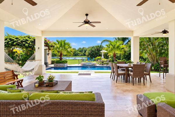 Venta de casa en buenaventura con 8 recámaras, piscina y jacuzzi