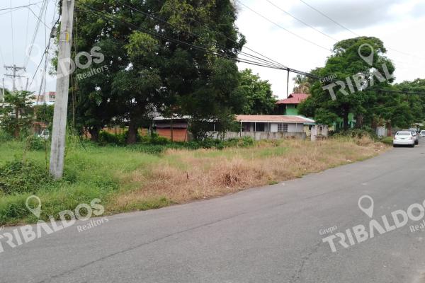 Venta de terreno en río abajo