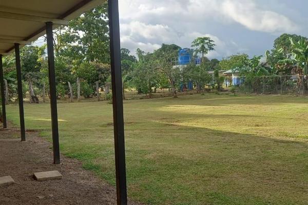 Se vende casa con 4 apartamentos