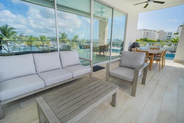 Beach club residences, ocean reef island