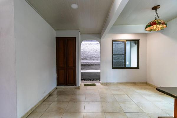 Alquiler de residencia en altos del golf