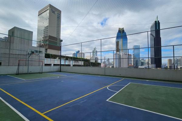 Piso alto en av balboa - waters 68d - 122 m2