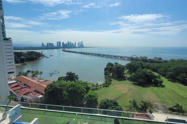 Ocean sky in coco del mar for rent