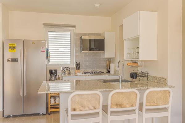 Furnished 2-bedroom beach home in playa caracol