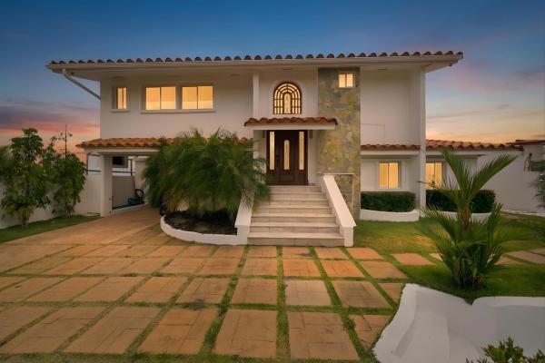 Propiedad frente al mar — playa malibú, panamá