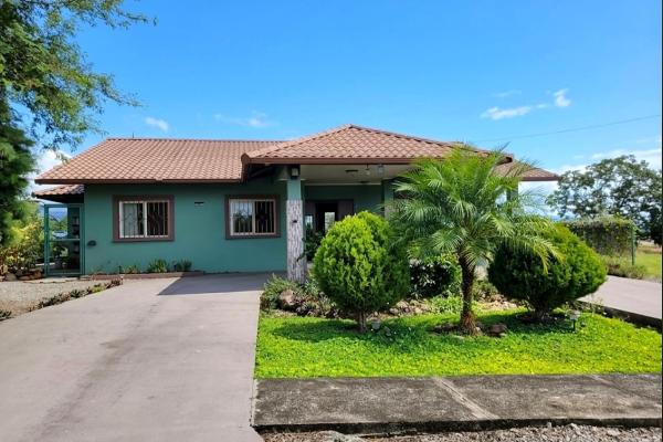 Spacious 3-bedroom home for rent in boquete