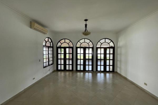 House for sale in altos del golf (san francisco)