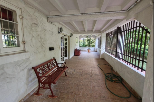 Sale of house in albrook