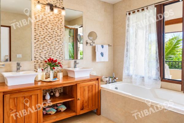 Venta de casa en buenaventura con 8 recámaras, piscina y jacuzzi