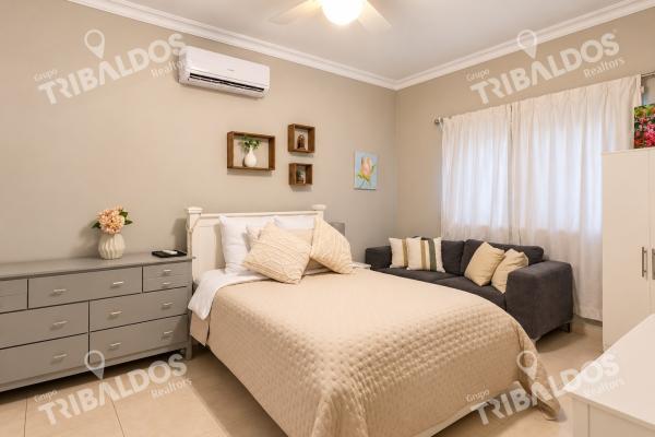 Sale of 2 houses in 1 in costa del este