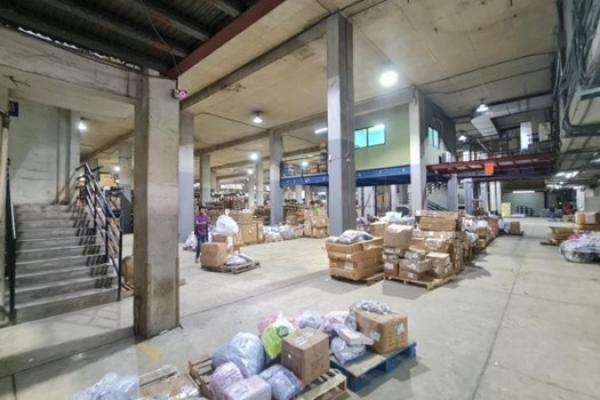 Venta de edificio con amplia bodega y oficinas en la ciudad