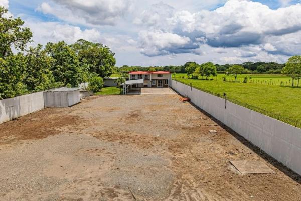 Mixed-use commercial property in san pablo viejo