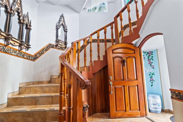 3 story beachfront house in la barqueta