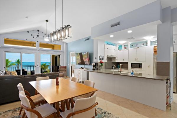 Apartamento de 3 rec. frente al mar en playa la barqueta panamá