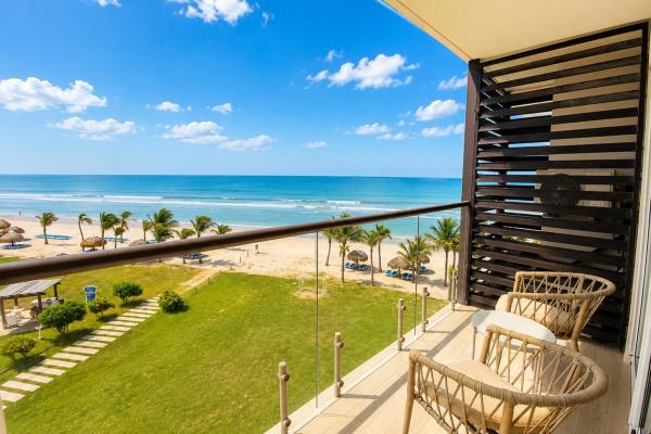 Ocean view living in playa caracol
