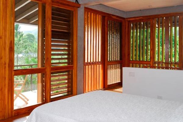 Casa con piscina en la selva tropical panameña en gamboa