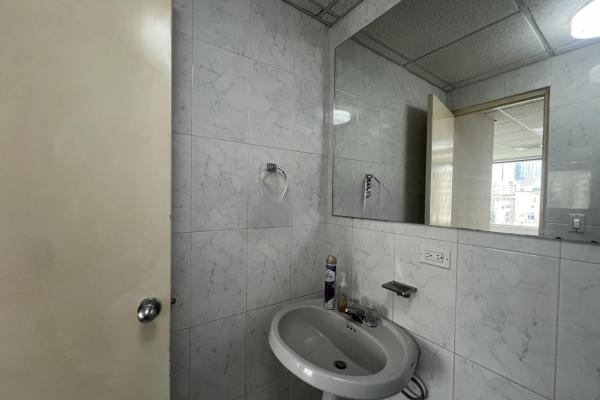 Commercial office for sale at the wtc in marbella.