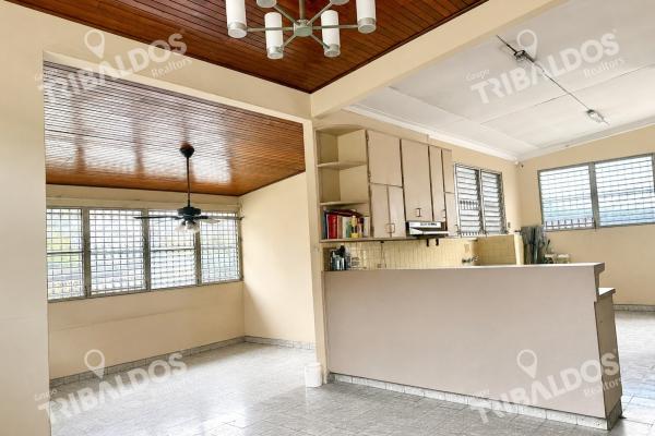House for sale in bethania, commercial area