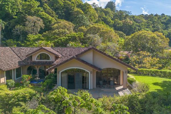 Villa dúplex de 3 dormitorios en el centro de boquete