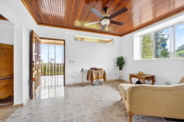 Highland investment estate with rare water concess