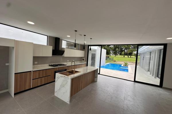 Casa en playa coronado 396k acceso a cancha golf etapa final construcción