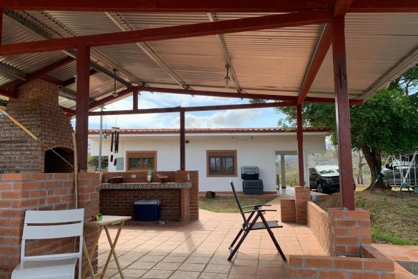 Granja de 13.6 ha con casa, galeras y río en natá, coclé