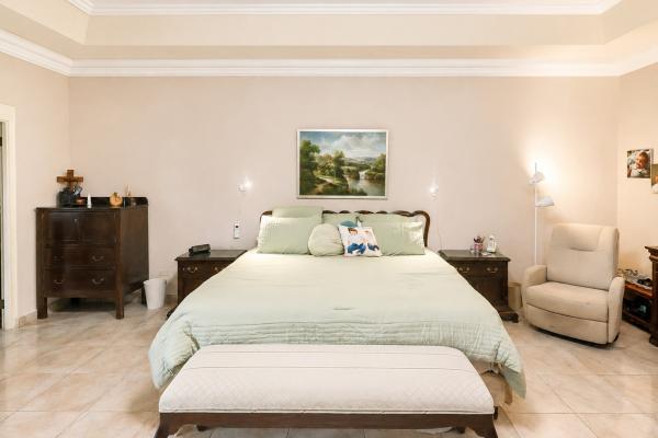 Venta de casa duplex en altos del golf