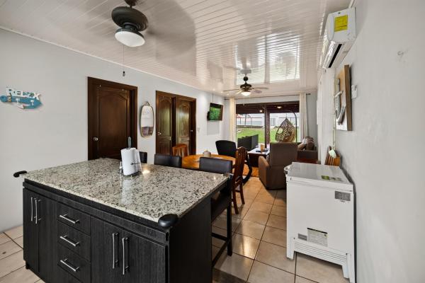 Oceanfront rental — playa malibú, gorgona