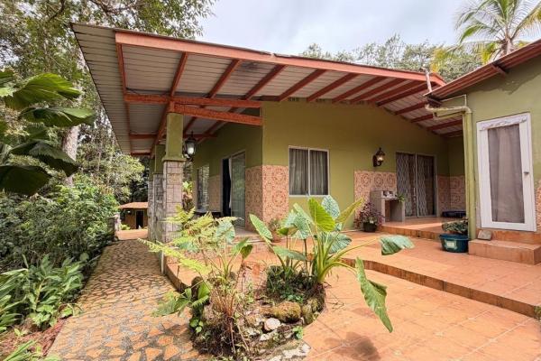House for sale in el nido, cerro azul.
