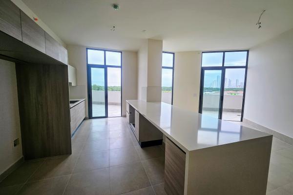 Sale of apartment in ocean house santa maria with large 70m2 terrace