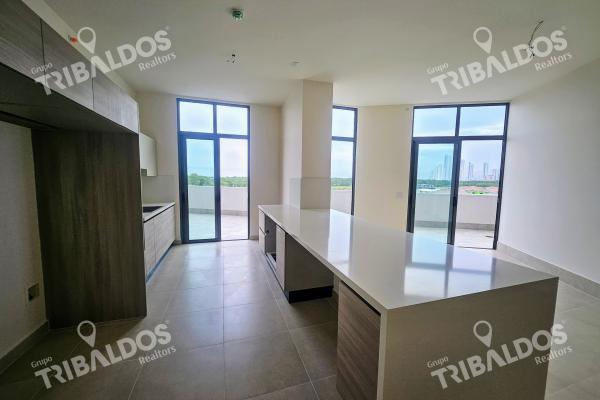 Sale of apartment in ocean house santa maria with large 70m2 terrace