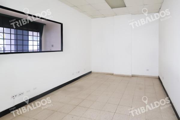 Commercial premises for sale in tumba muerto