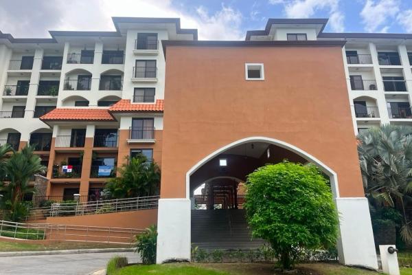 Banco vende ph embassy club, clayton