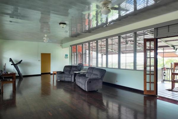 Ocean-view property in las palmas puerto armuelles