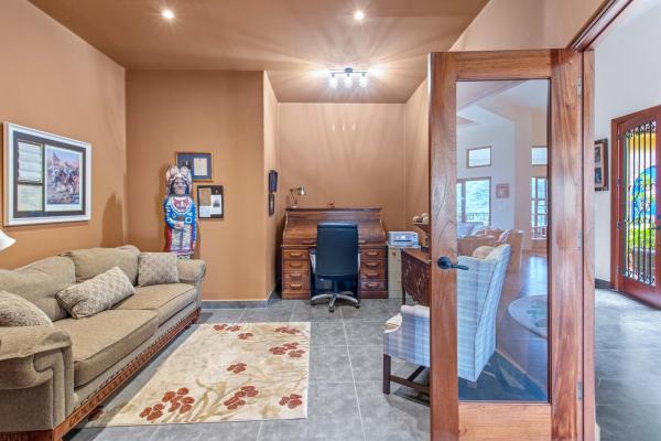 Elegant 4-bedroom furnished estate in boquete