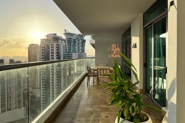 Penthouse with breathtaking views costa del este