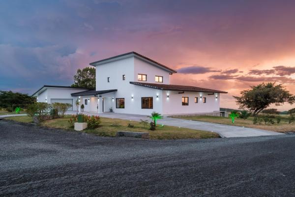 Contemporary home in boquete country club panama