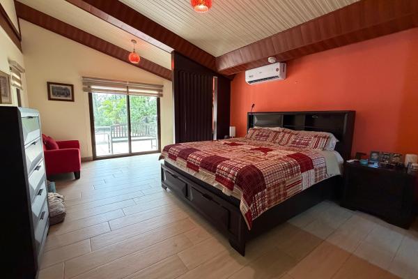 Se vende casa en altos de cerro azul