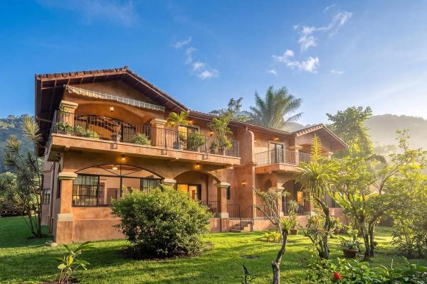 Amplio apartamento amueblado en planta baja en valle