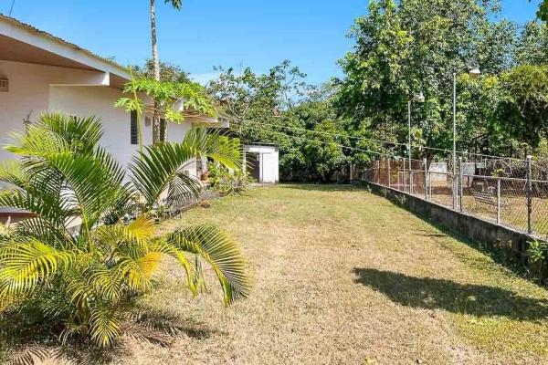 Casa en pedasí con área independiente para huéspedes